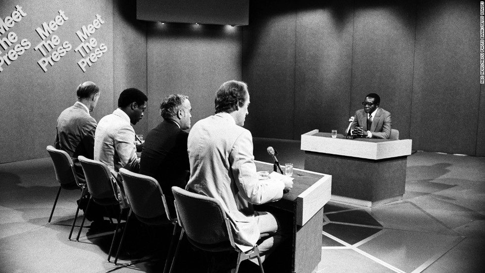 From left, NBC News moderator Bill Monroe, Newsday&#39;s Les Payne, the Chicago Sun Times&#39; Robert Novak and NBC News&#39; Garrick Utley speak with Mugabe during an episode of &quot;Meet the Press&quot; in 1980.