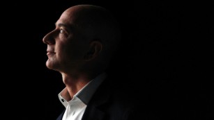 Jeff Bezos breaks new record as his net worth tops $200 billion - ABC News