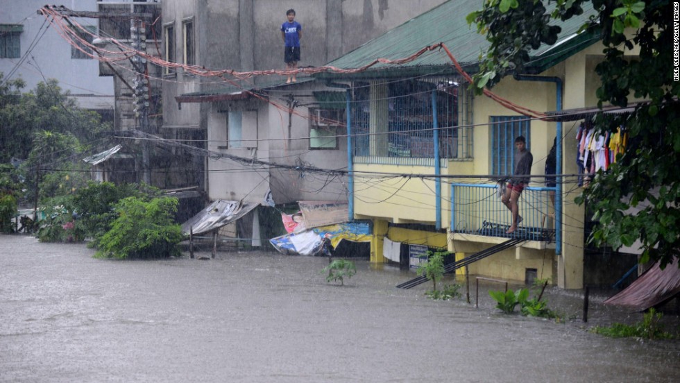 7 dead as flooding in Philippines brings Manila to a standstill - CNN