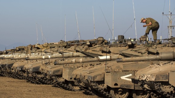 tanks battling in syria