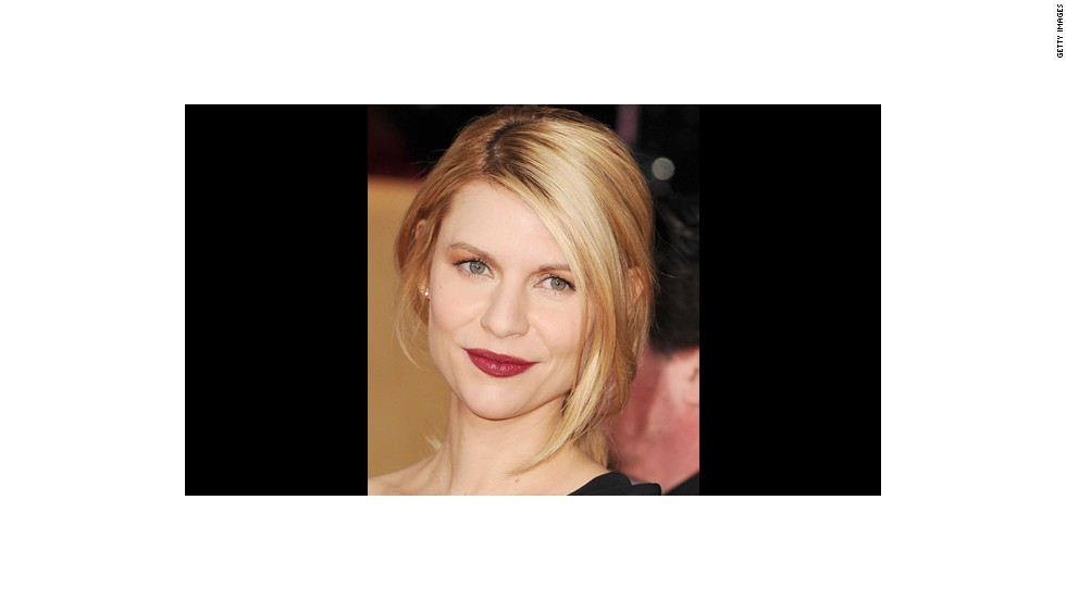 Claire Danes&#39; fall look of muddled wine lips and golden eyes was created by makeup artist Matin Maulawizada.