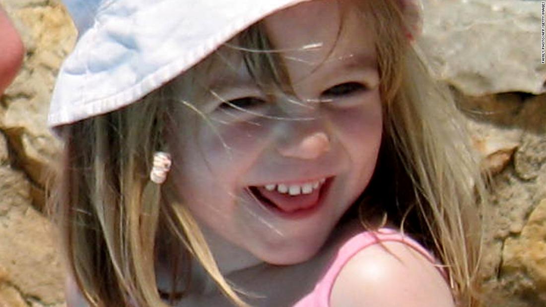 Madeleine McCann: Promotores portugueses dizem que um homem é formalmente suspeito do desaparecimento de uma criança