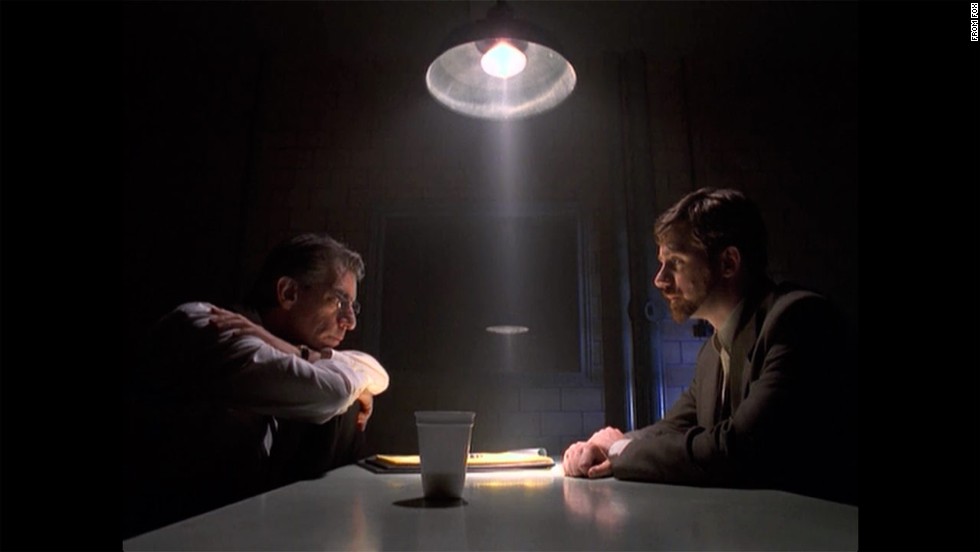 Belzer, left, as Munch investigates a crime in &quot;Homicide&#39;s&quot; hometown of Baltimore in a 1997 episode of &quot;The X-Files&quot; called &quot;Unusual Suspects,&quot; which &quot;Breaking Bad&#39;s&quot; Vince Gilligan wrote.