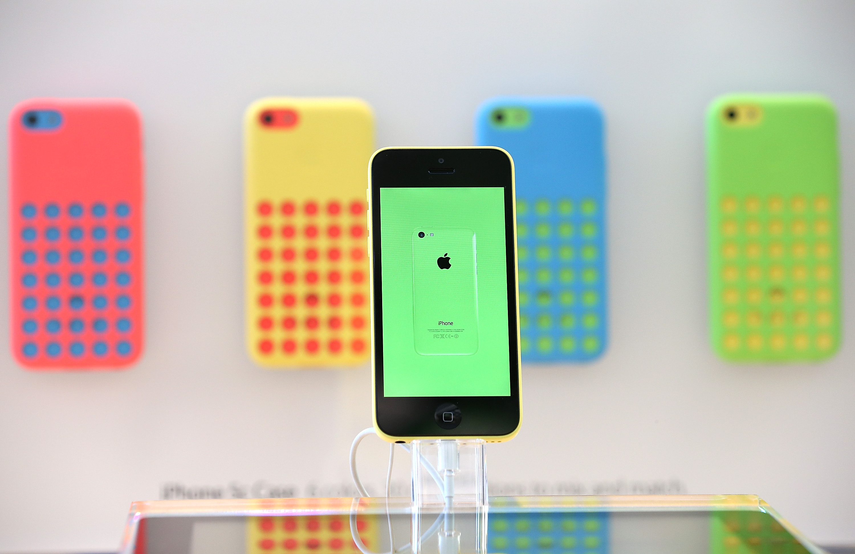 Conciërge Portret Stamboom Is Apple's iPhone 5C a flop? | CNN Business