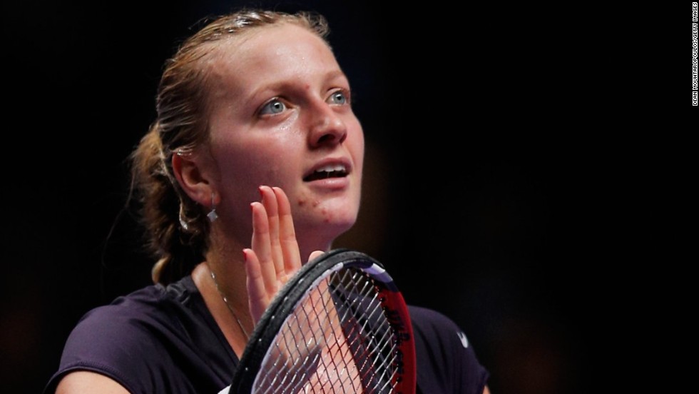 Li will next face 2011 champion Petra Kvitova, who came from behind to beat Germany&#39;s Angelique Kerber in three sets to secure second place in the Red Group behind Serena Williams.