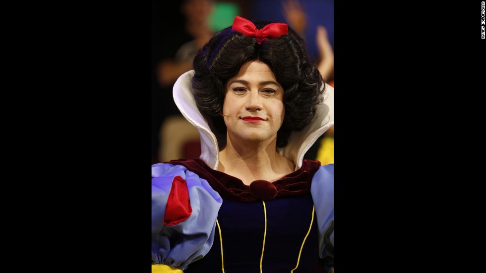 Jimmy Kimmel got his guys on the Halloween episode of his late night show &quot;Jimmy Kimmel Live&quot; to dress as Disney princesses. His Snow White was on point.