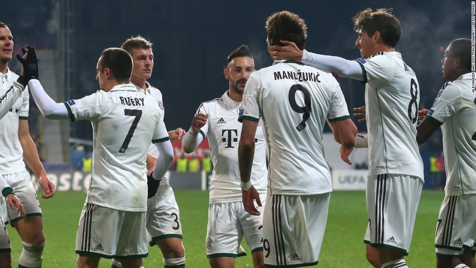 Bayern Munich&#39;s players celebrate Mario Mandzukic&#39;s goal against Viktoria Plzen to break the deadlock in the Czech Republic.