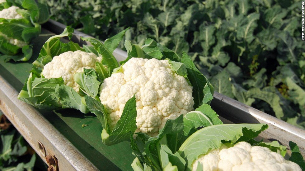 &lt;strong&gt;Cauliflower&lt;/strong&gt;&lt;br /&gt;Water content: 92.1%&lt;br /&gt;&lt;br /&gt;Don&#39;t let cauliflower&#39;s pale complexion fool you: In addition to having lots of water, these unassuming florets are packed with vitamins and phytonutrients that have been shown to help lower cholesterol and fight cancer, including breast cancer. (A 2012 study of breast cancer patients by Vanderbilt University researchers found that eating cruciferous veggies like cauliflower was associated with a lower risk of dying from the disease or seeing a recurrence.)&lt;br /&gt; &lt;br /&gt;&quot;Break them up and add them to a salad for a satisfying crunch,&quot; Gans suggests. &quot;You can even skip the croutons!&quot;&lt;br /&gt;