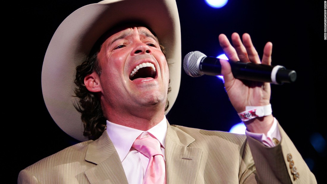 It has been more than 15 years since musician Clay Walker was diagnosed with multiple sclerosis. He says he&#39;s learned to &lt;a href=&quot;http://www.cnn.com/2013/02/07/health/human-factor-walker/&quot;&gt;manage his condition&lt;/a&gt; by eating a healthy diet, exercising and taking his medication.