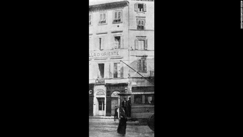 The Hotel Tripoli-Italia, now called the Hotel La Gioconda, is where Peruggia showed the stolen painting to art dealer Alfredo Geri and Uffizi Gallery director Giovanni Poggi in Florence, Italy, on December 10, 1913. Peruggia, who claimed to have stolen the Mona Lisa to return her to her native Italy, was arrested and eventually sentenced to jail.