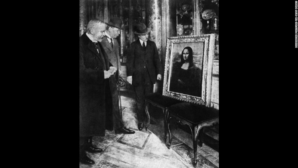 After Peruggia&#39;s arrest, the Mona Lisa was displayed for a week in the Uffizi.
