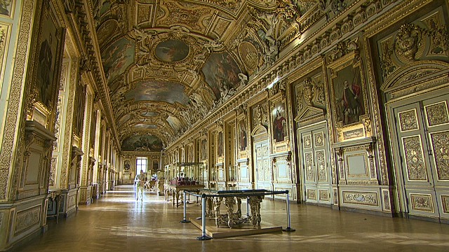 CNN goes inside Paris&#39; Louvre Museum