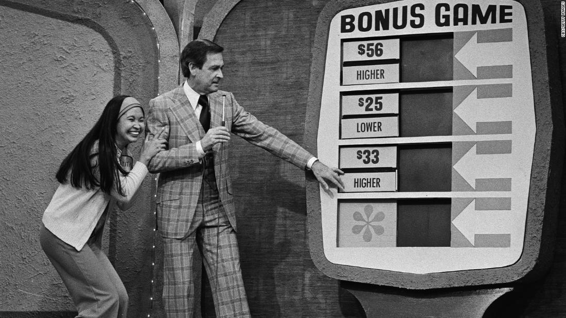 Barker, with a contestant on &quot;The Price Is Right&quot; in 1978. He nimbly handled overzealous contestants -- including one who lost her tube top while bouncing in excitement.