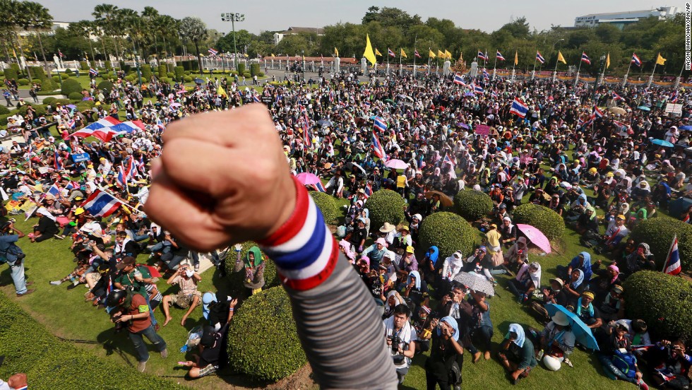 Tensions Ease In Thailand As Police Remove Barriers Cnn 8301