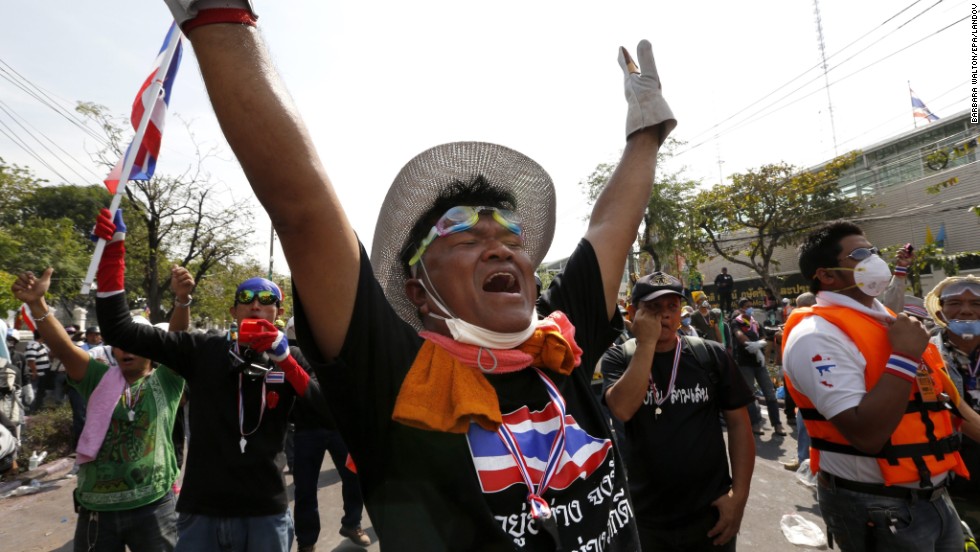 Tensions Ease In Thailand As Police Remove Barriers Cnn