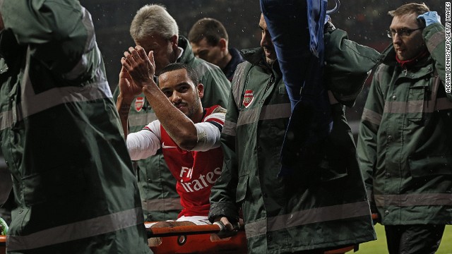 Arsenal&#39;s Theo Walcott out with ACL injury