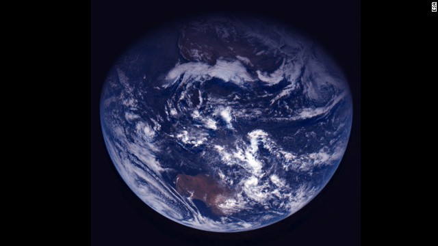 Dopo il suo approccio più vicino alla Terra nel novembre 2007, Rosetta ha catturato questa immagine del pianeta.