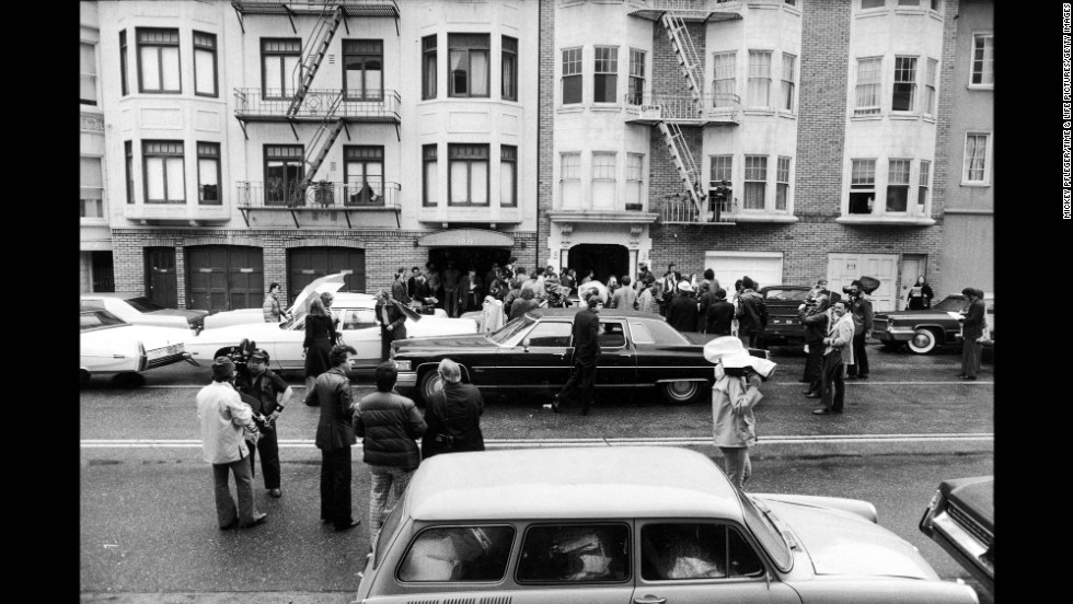 During their months-long search for Hearst, police came across a Symbionese Liberation Army hideout at 1827 Golden Gate Avenue in San Francisco. 