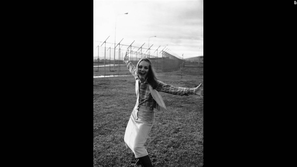 After Hearst served nearly two years in prison, President Jimmy Carter commuted her sentence in early 1979.  Here, she mugs for the camera at the Federal Correctional Institute at Pleasanton, California, on January 31, 1979.
