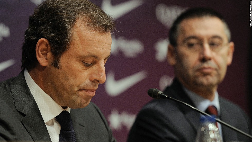 Sandro Rosell quits as Barcelona president a day after a Spanish judge ordered an inquiry into Neymar&#39;s transfer, with former vice president Josep Maria Bartomeu moving into the hot seat.
