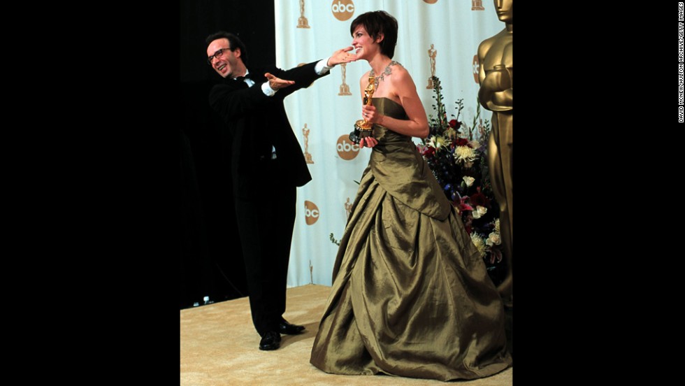 &lt;strong&gt;Hilary Swank (2000):&lt;/strong&gt; Actor Roberto Benigni presents Hilary Swank, who won the best actress Oscar for the film &quot;Boys Don't Cry.&quot;