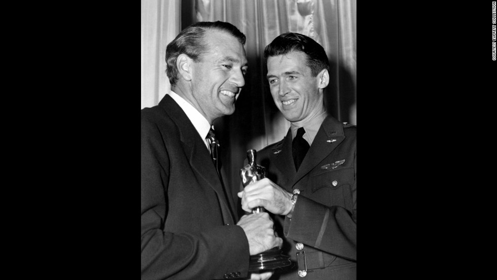 &lt;strong&gt;Gary Cooper (1942):&lt;/strong&gt; James Stewart, right, bestows pal Gary Cooper with the statuette for &quot;Sergeant York.&quot; Cooper nabbed the win over Orson Welles, whose &quot;Citizen Kane&quot; also lost out on the best picture award but has become the epitome of a Hollywood classic. 