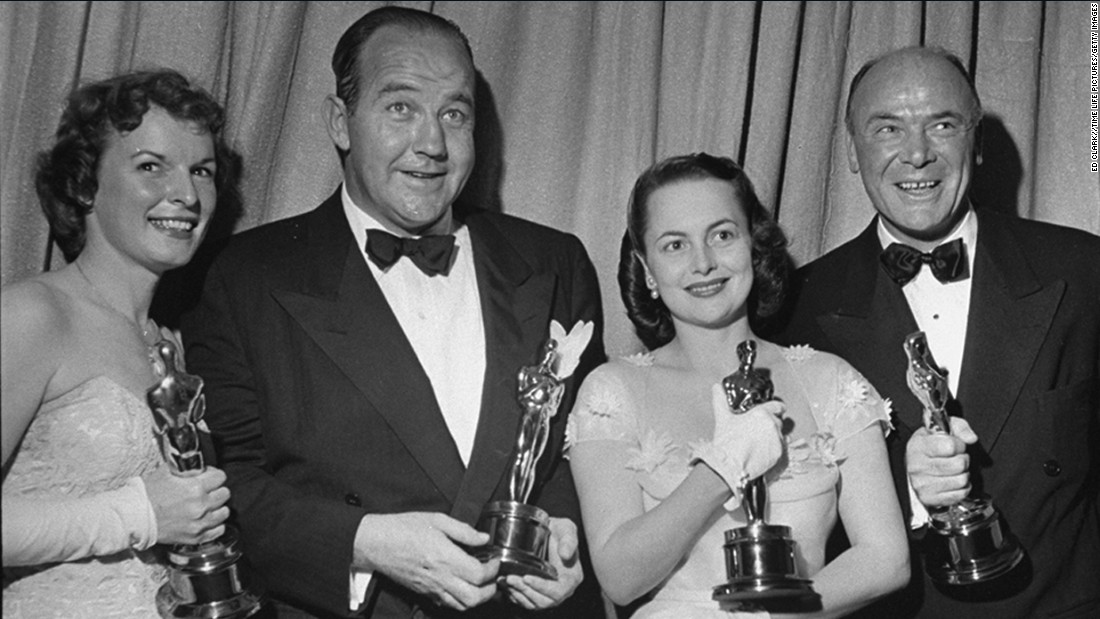 &lt;strong&gt;Broderick Crawford (1950):&lt;/strong&gt; Broderick Crawford, second from left, pushed past Kirk Douglas, Gregory Peck, Richard Todd and John Wayne to win the best actor Oscar with &quot;All the King's Men.&quot; Crawford appears with best supporting actress winner Mercedes McCambridge, far left, best actress winner Olivia de Havilland and best supporting actor winner Dean Jagger at the 1950 ceremony.