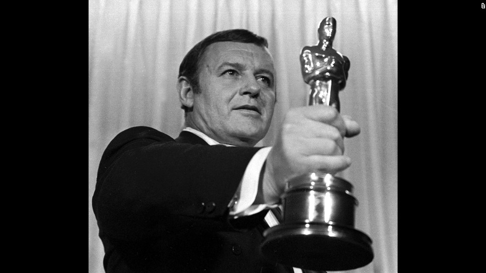 &lt;strong&gt;Rod Steiger (1968):&lt;/strong&gt; Sidney Poitier may have been the star of the detective drama &quot;In the Heat of the Night,&quot; but he was snubbed in the Oscars race. It wasn't that academy voters didn't love the movie though: &quot;In the Heat of the Night&quot; won best picture as well as best actor for Poitier's co-star, Rod Steiger, here holding his Oscar at the 1968 ceremony.