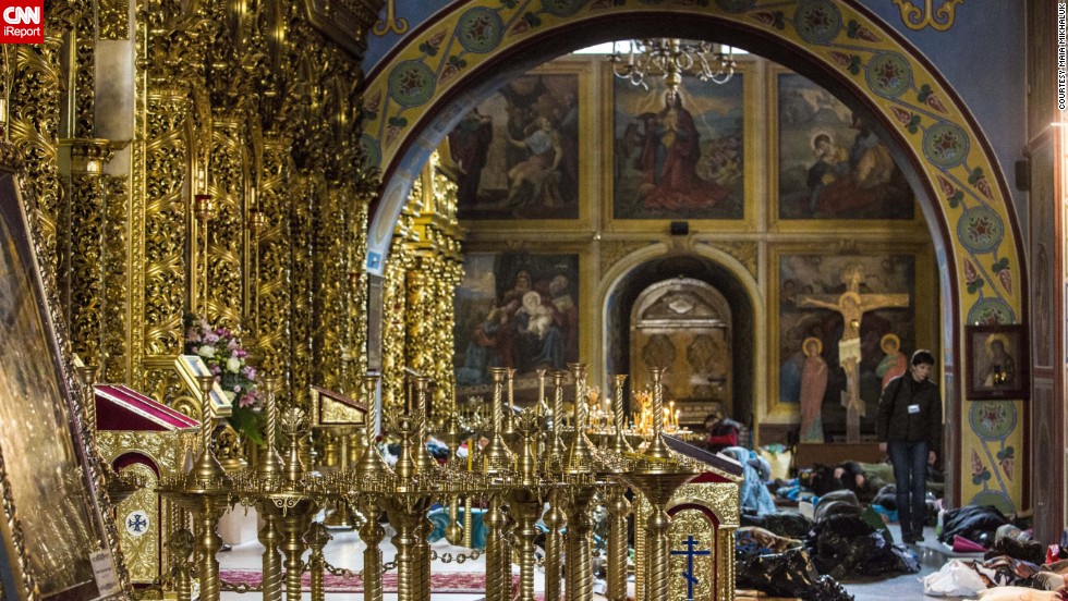 Protesters were given shelter and medical assistance at the Mykhailovsky Cathedral in Kiev. The cathedral opened its doors for protesters wounded during the clashes with riot police Wednesday and Thursday.