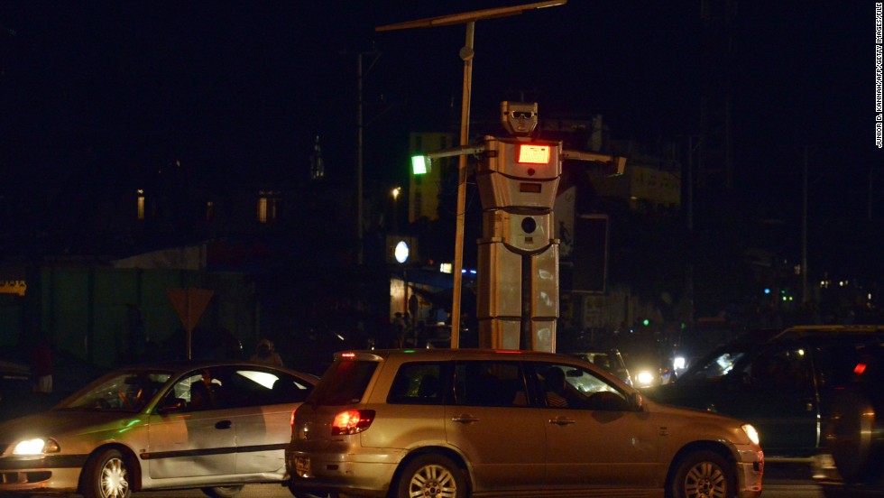 They are installed on Kinshasa&#39;s busy Triomphal and Lumumba intersections.