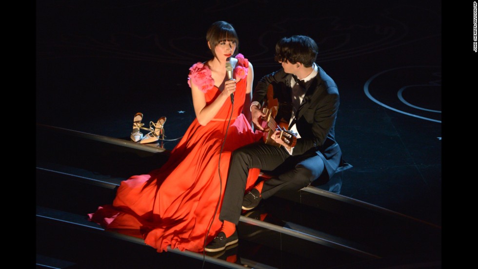 Karen O of the Yeah Yeah Yeahs and Ezra Koenig of Vampire Weekend perform a duet of &quot;The Moon Song.&quot;