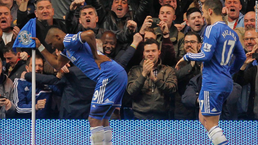 Eto&#39;o makes fun of speculation about his real age after scoring for Chelsea against Tottenham.