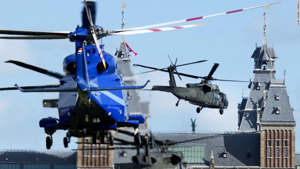 A U.S. helicopter squadron transports Obama to the Rijksmuseum in Amsterdam on March 24.