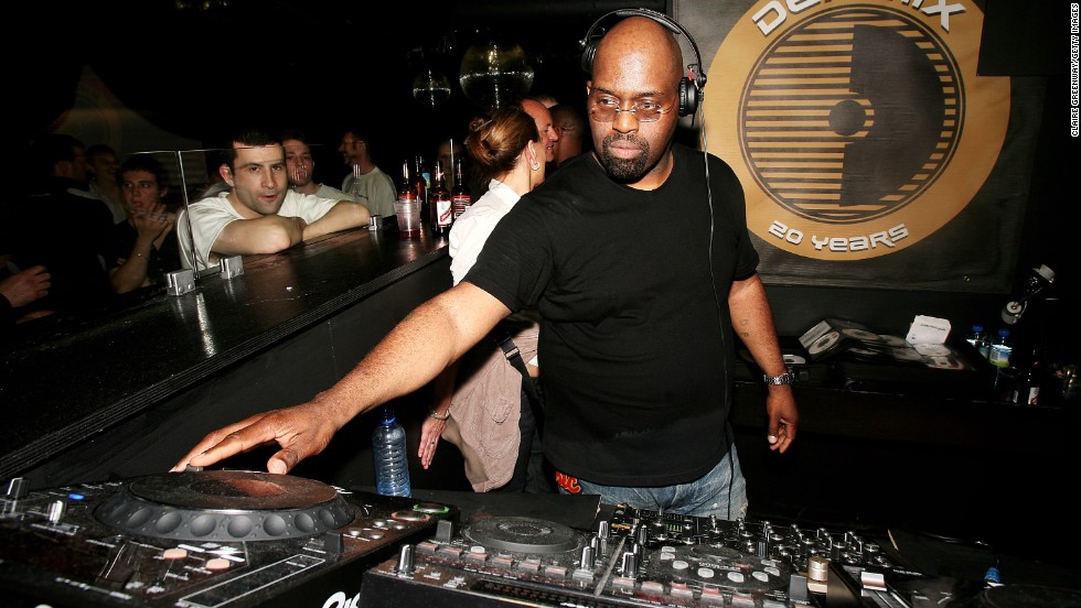 &lt;a href=&quot;http://www.cnn.com/2014/04/03/showbiz/frankie-knuckles-obit/index.html&quot; target=&quot;_blank&quot;&gt;DJ Frankie Knuckles&lt;/a&gt;, a legendary producer, remixer and house music pioneer, died March 31 at the age of 59.