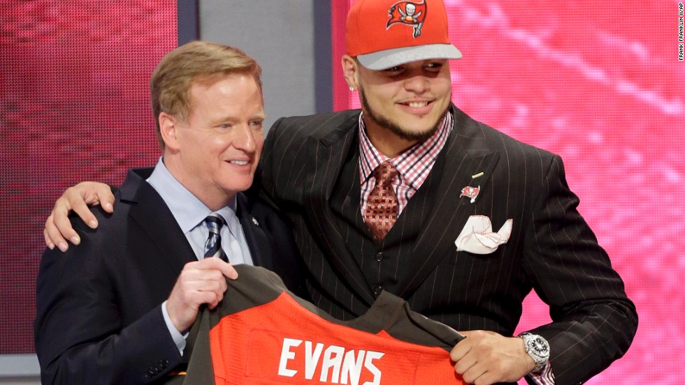 Wide receiver Mike Evans, a teammate of Matthews at Texas A&amp;amp;M, was taken seventh by the Tampa Bay Buccaneers.