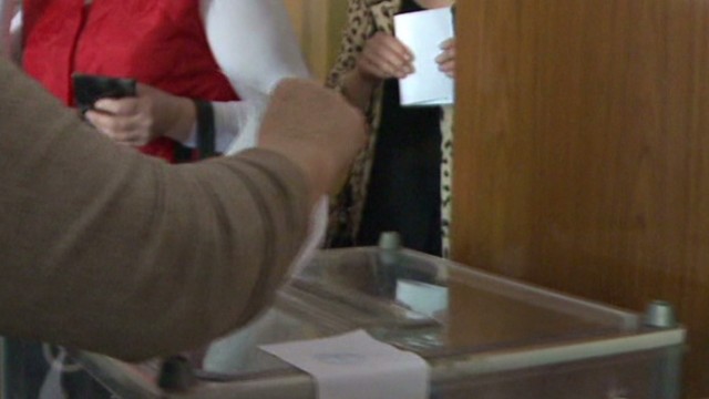 Some Ukraine voters seen voting twice