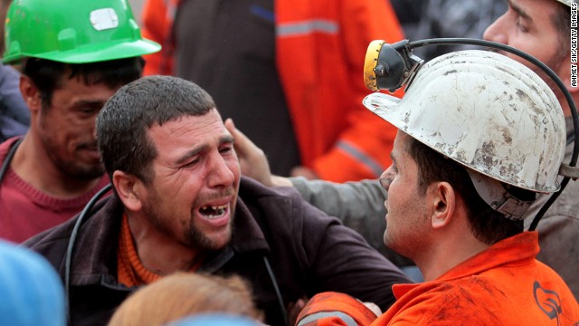 Mass funeral held for Turkish miners