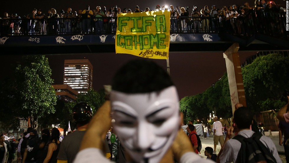 Strikes Violent Protests Hit Brazil Ahead Of World Cup Cnn