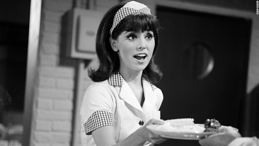 Marlo Thomas plays Ann Marie in an episode of the &#39;60s sitcom &quot;That Girl,&quot; portraying a single woman who moves to New York to make it big as an actress.