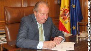 Juan Carlos I, Spain&#39;s former king, to leave country amidst scrutiny of alleged financial dealings