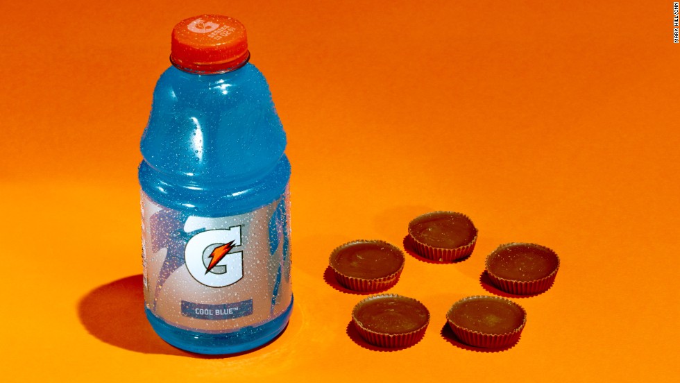 This 32-ounce Gatorade bottle has 56 grams of sugar, the same that can be found in approximately five Reese&#39;s Peanut Butter Cups.