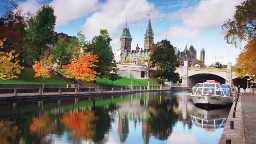 Historic Rideau Canal, a UNESCO site built in the early 19th century, is made up of a chain of lakes, rivers and canals stretching 202 kilometers from Kingston to Ottawa.