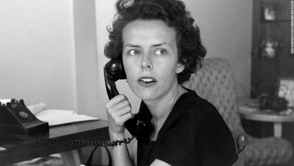 &lt;a href=&quot;http://www.cnn.com/2014/07/10/showbiz/eileen-ford-obit/index.html&quot;&gt;Eileen Ford&lt;/a&gt;, who founded the Ford Model Agency 70 years ago, died July 9 at the age of 92, the company said.