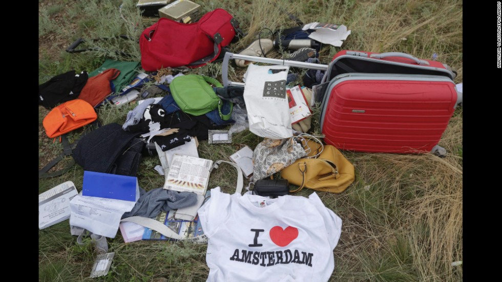 Books, bags, a tourist T-shirt. Ukraine&#39;s government said it had received reports of looting, and it urged relatives to cancel the victims&#39; credit cards. But a CNN crew at the scene July 19 said it did not see any signs of looting.