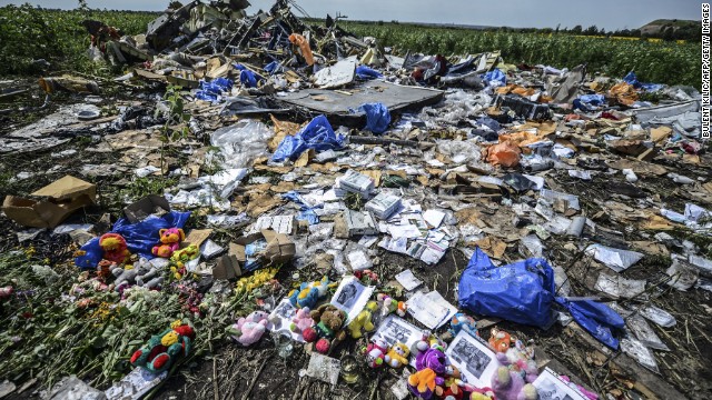 MH17 crash investigators say four suspects face murder charges