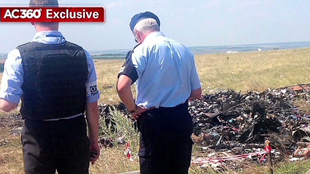 MH17: 70 Experts Search Ukraine Crash Site For Bodies - CNN