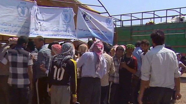 Thousands of Iraqi Yazidis flee to Syria