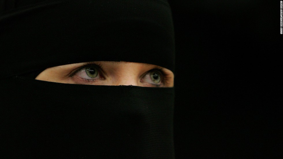 Netherlands burqa ban: Parliament passes law forbidding face coverings ...