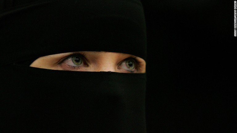 Netherlands burqa ban: Parliament passes law forbidding face coverings ...