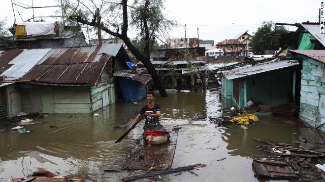 Flooding death toll jumps; India offers Pakistan help - CNN